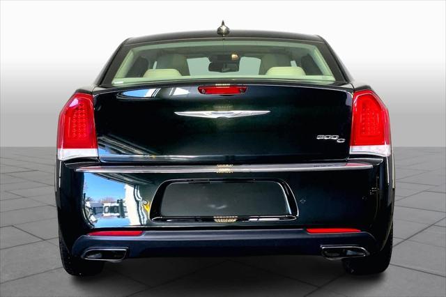 2016 chrysler 300c base