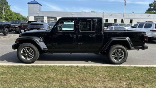 2024 Jeep Gladiator