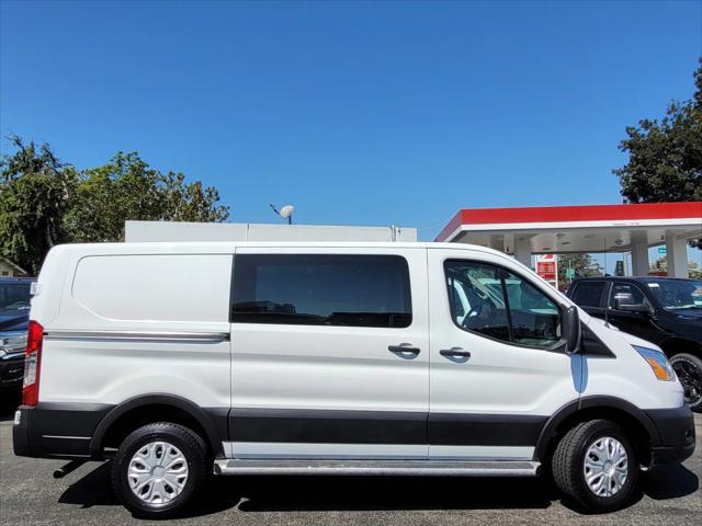 2022 ford transit-150 base
