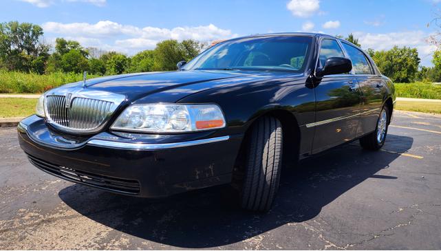 2010 lincoln town car signature limited