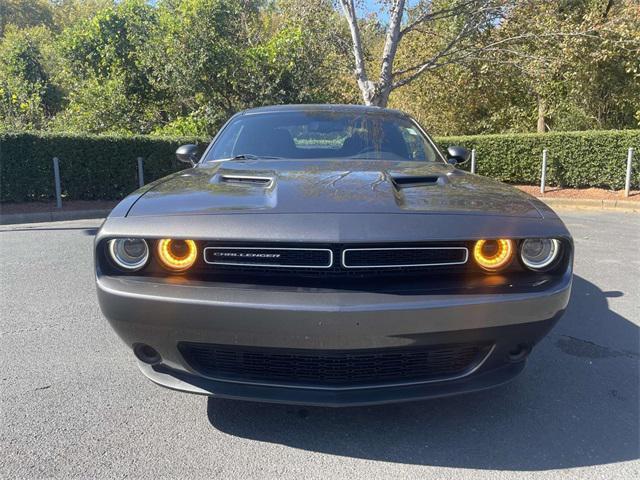 2021 dodge challenger sxt