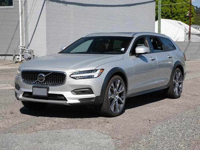 2023 volvo v90 cross country b6 plus