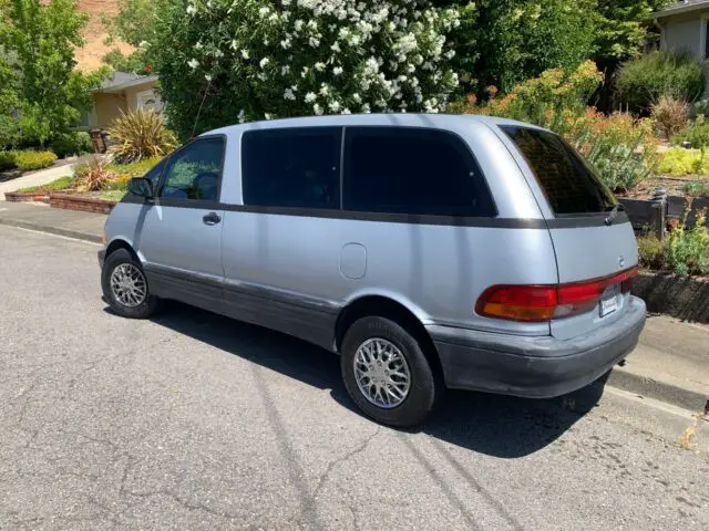 vintage 1st generation 1991 toyota previa deluxe le minivan