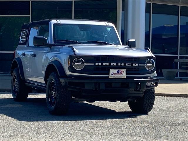 2022 ford bronco black diamond