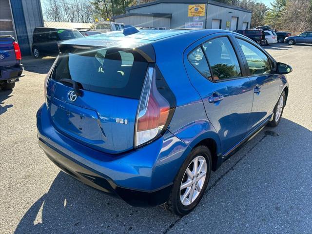 2017 toyota prius c four