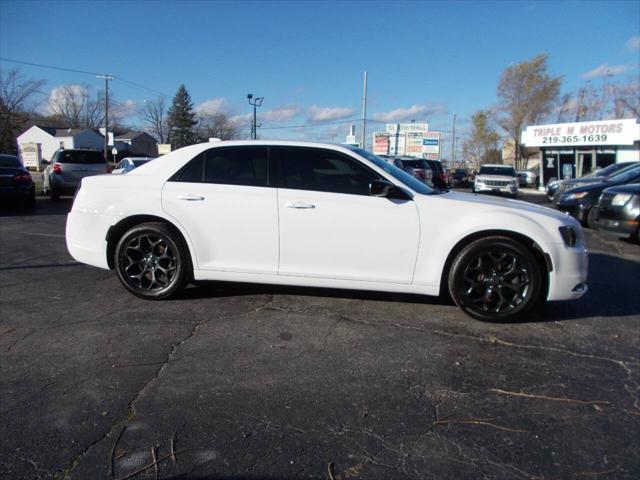 2019 chrysler 300 touring