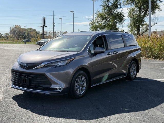 2022 toyota sienna xle