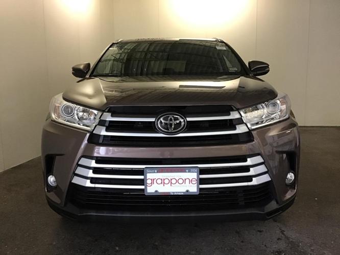 2017 toyota highlander xle awd xle 4dr suv for sale in bow, new hampshire