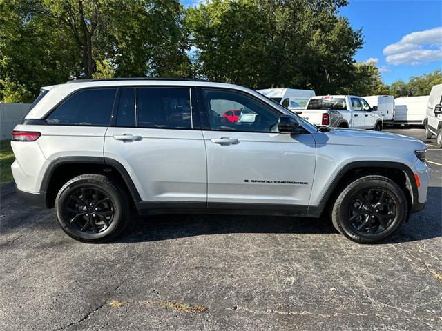 2023 jeep grand cherokee altitude