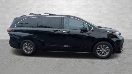 2022 Toyota Sienna xle