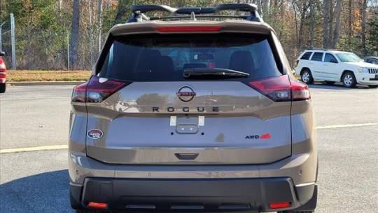 2025 Nissan se