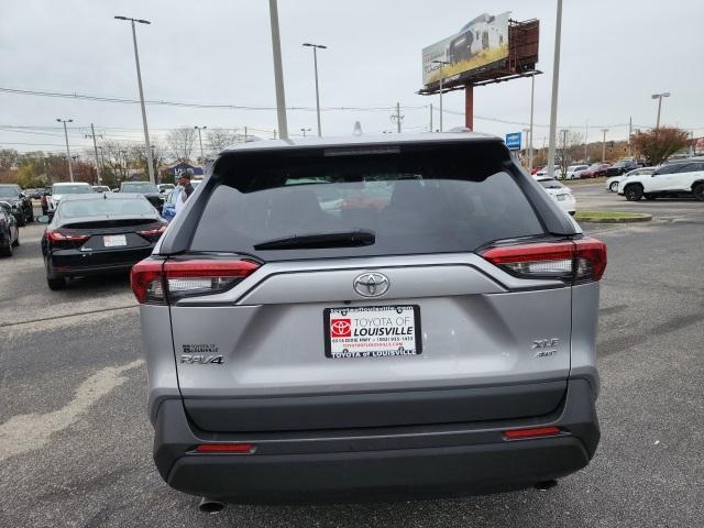 2022 toyota rav4 xle