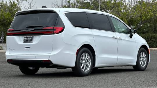 2024 Chrysler Pacifica