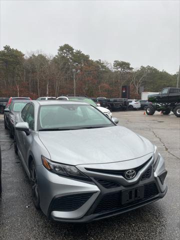 2021 toyota camry se