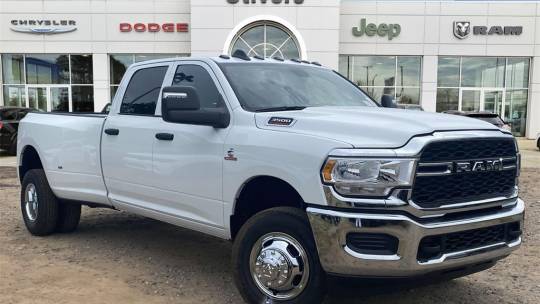 new 2024 ram 3500 tradesman crew cab 8' box 4wd