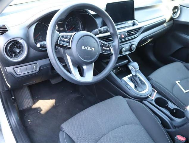 2022 kia forte lxs