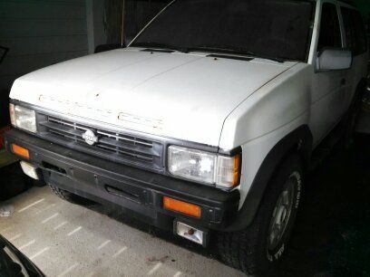 1990 nissan pathfinder - runs good - 4 wheel drive works
