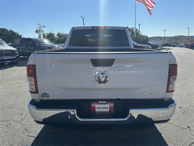2021 ram 2500 tradesman crew cab 4x4 6'4' box