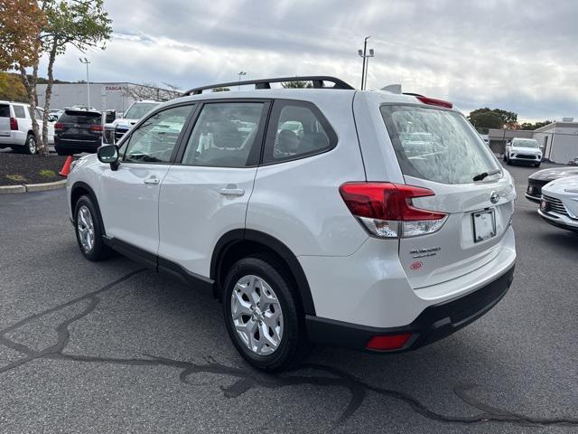 2022 subaru forester base