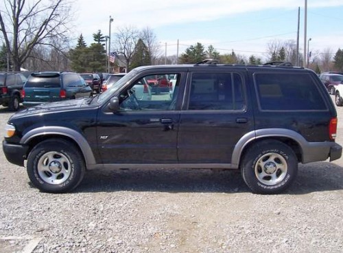 2000 ford explorer xlt in michigan