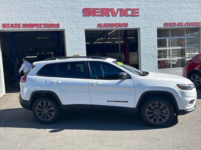 2021 jeep cherokee latitude lux