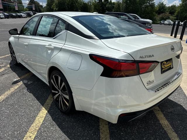 2021 nissan altima 2.5 sr