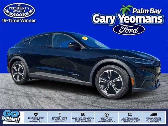 2022 ford mustang mach-e select