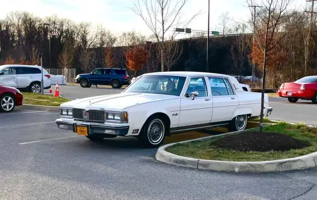 1982 oldsmobile 98 sedan white rwd automatic regency