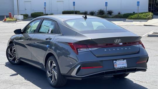 2024 Hyundai Elantra