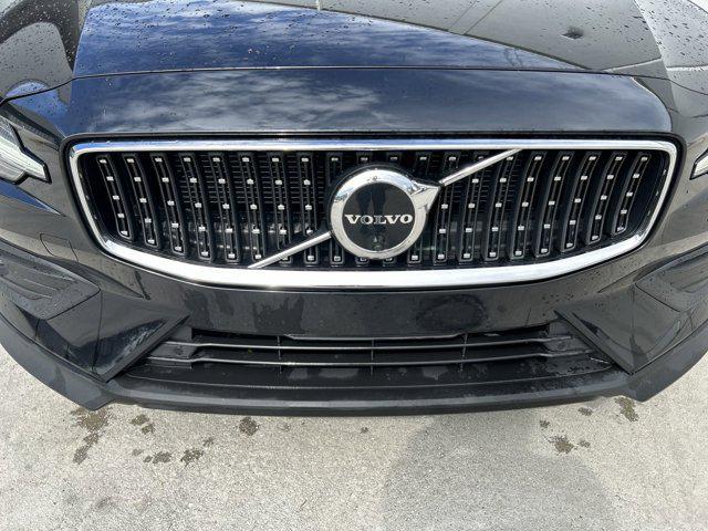 2023 volvo v60 cross country b5 plus