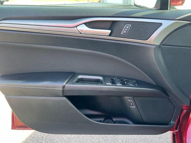 2019 ford fusion hybrid se