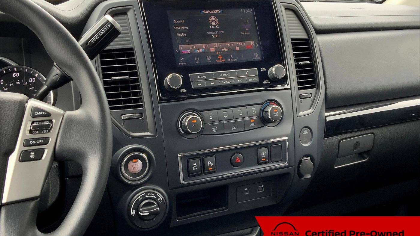 2022 nissan titan sv