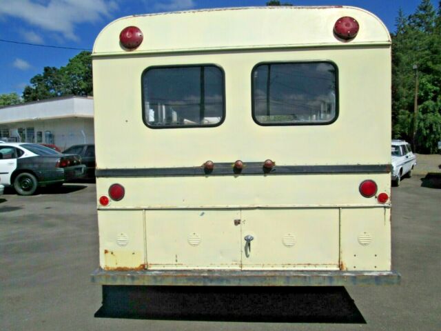 rare! chevy short bus motor home 6 cyl. 4 sp. runs and drives project no reserve