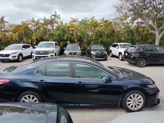 2020 toyota camry le