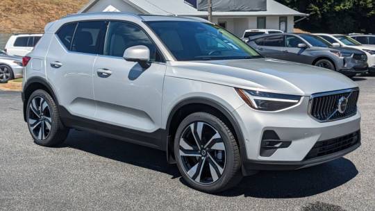 2025 Volvo XC40