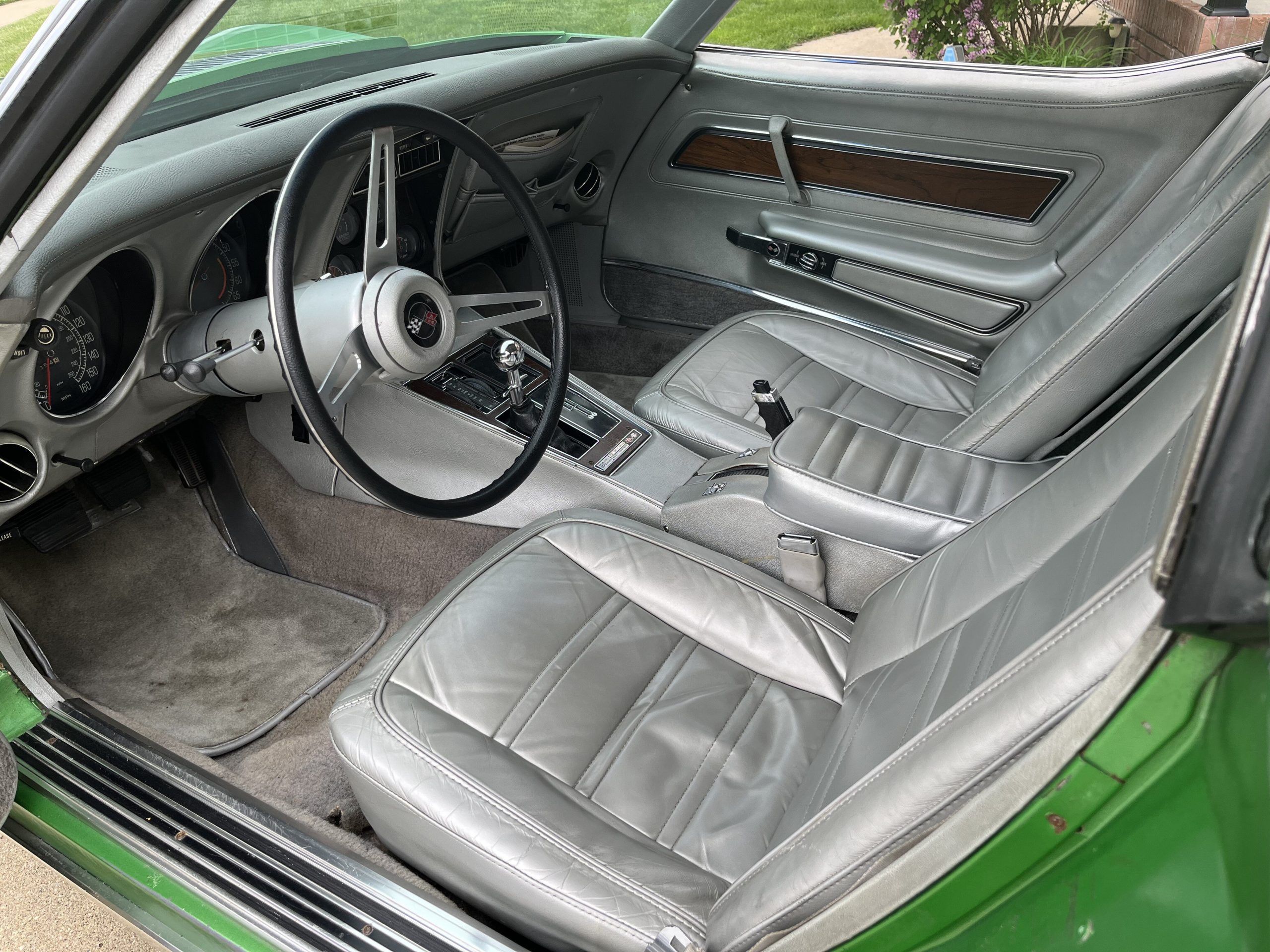 1975 chevrolet corvette stingray