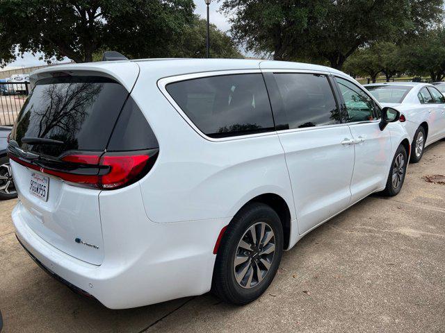 2023 chrysler pacifica hybrid touring l