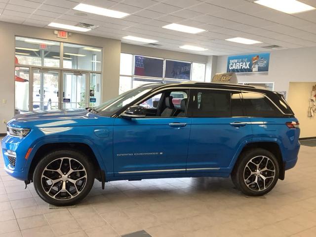 2022 jeep grand cherokee 4xe summit