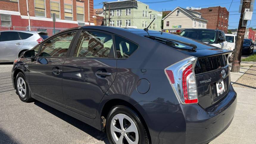 2013 toyota prius one