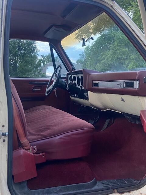 1981 chevrolet c-10 pickup 2wd automatic silverado