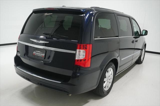 2011 chrysler town & country touring-l