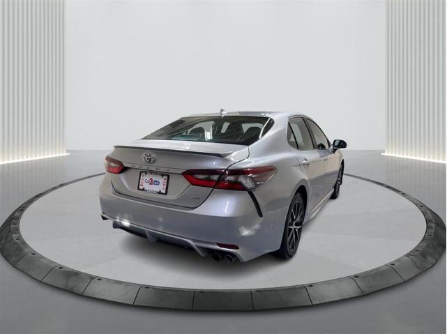 2021 toyota camry se
