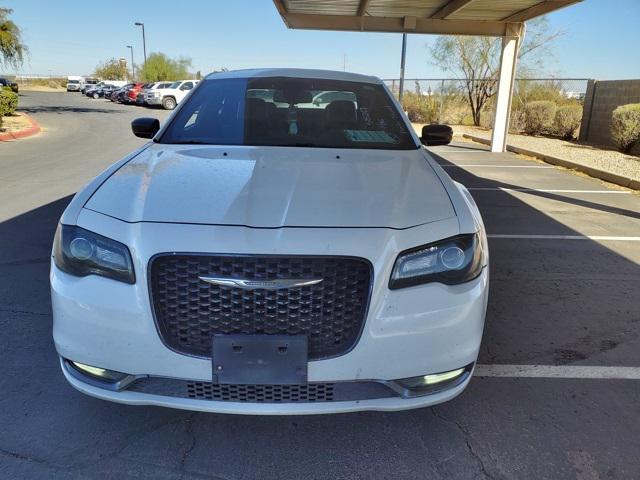 2019 chrysler 300 s