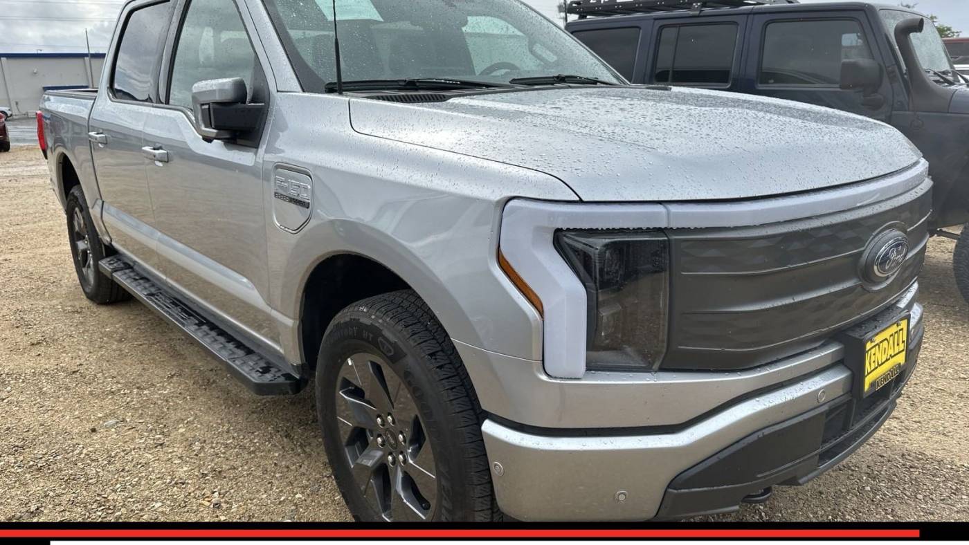 2023 ford f-150 lightning lariat