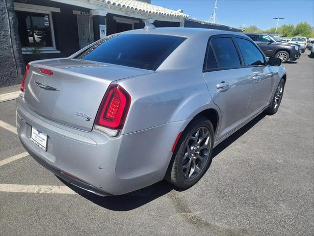 2016 chrysler 300 s