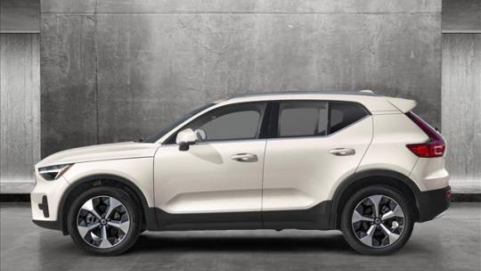 2025 Volvo XC40