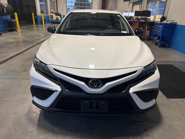 2021 toyota camry se