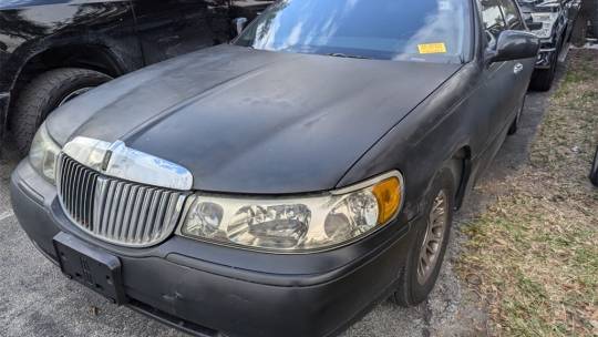 2001 Lincoln Town Car