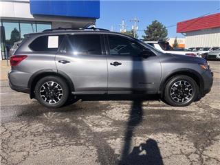 2020 Nissan Pathfinder sl