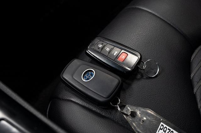 2018 toyota camry hybrid se